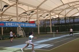 莱切已决定激活左后卫安东尼诺·加洛的续约选项，新合同将持续至2027年。这名球员目前受到多家俱乐部的关注，可能将在下赛季转会。 来源：著名记者斯基拉