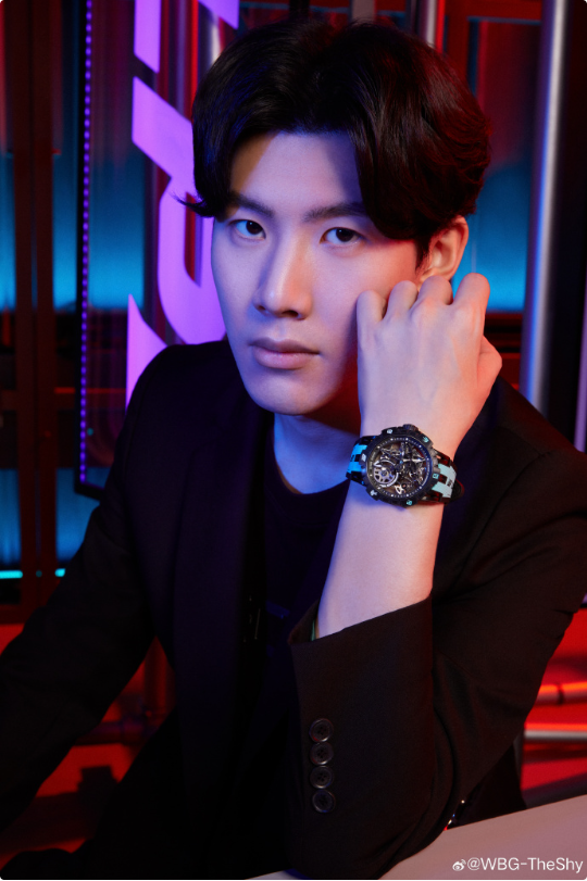 他多次贡献 他多次贡献